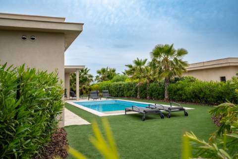 Faro - Moradia Térrea T3 de Luxo com Piscina Privada | Junto à Ria Formosa