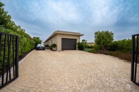 Faro - Moradia Térrea T3 de Luxo com Piscina Privada | Junto à Ria Formosa