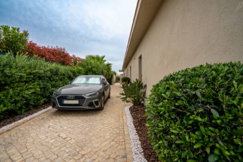 Faro - Moradia Térrea T3 de Luxo com Piscina Privada | Junto à Ria Formosa