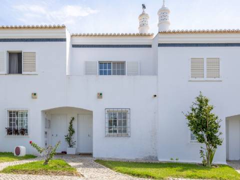 VILAMOURA - Moradia T2 em condomínio privado com piscina