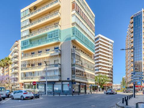 FARO - Apartamento T5 com VISTA MAR