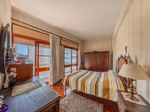 FARO - Apartamento T5 com VISTA MAR