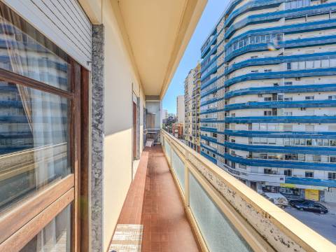 FARO - Apartamento T5 com VISTA MAR
