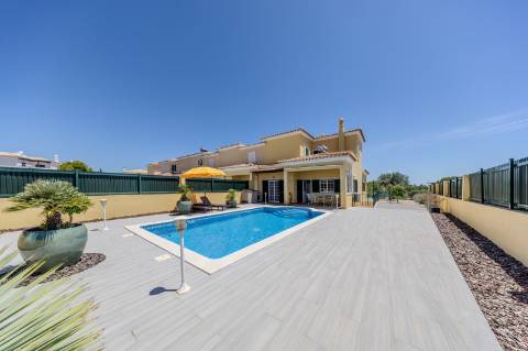 TRIANGULO DOURADO - Moradia em condomínio privado, perto de Vale do Lobo