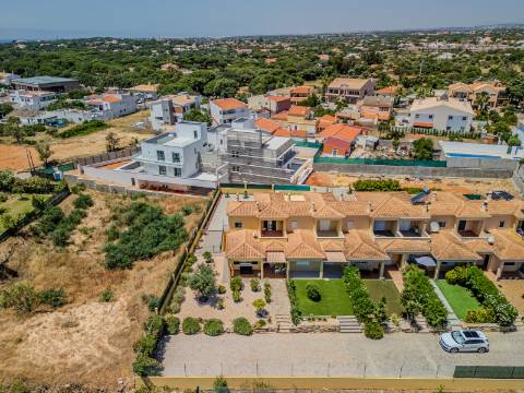 TRIANGULO DOURADO - Moradia em condomínio privado, perto de Vale do Lobo