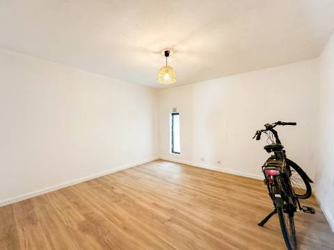 Almancil, Loulé - Casa de T2+2 com jardim