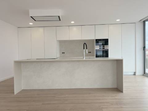 Apartamento T4 | Conforto e Lazer a um Passo da Praia | Espinho