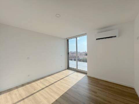 Apartamento T4 | Conforto e Lazer a um Passo da Praia | Espinho