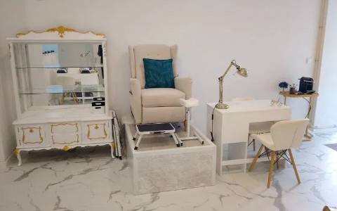 Oportunidade Única: Trespasse de Salão de Beleza de Sucesso