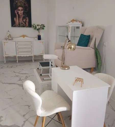 Oportunidade Única: Trespasse de Salão de Beleza de Sucesso