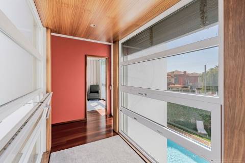 Moradia T4 de Luxo | Carcavelos | Onde o Design Contemporâneo Encontra o Conforto Absoluto