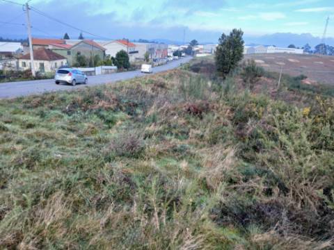 Terreno Industrial (95.656 m²) em Localização Estratégica em Lousada