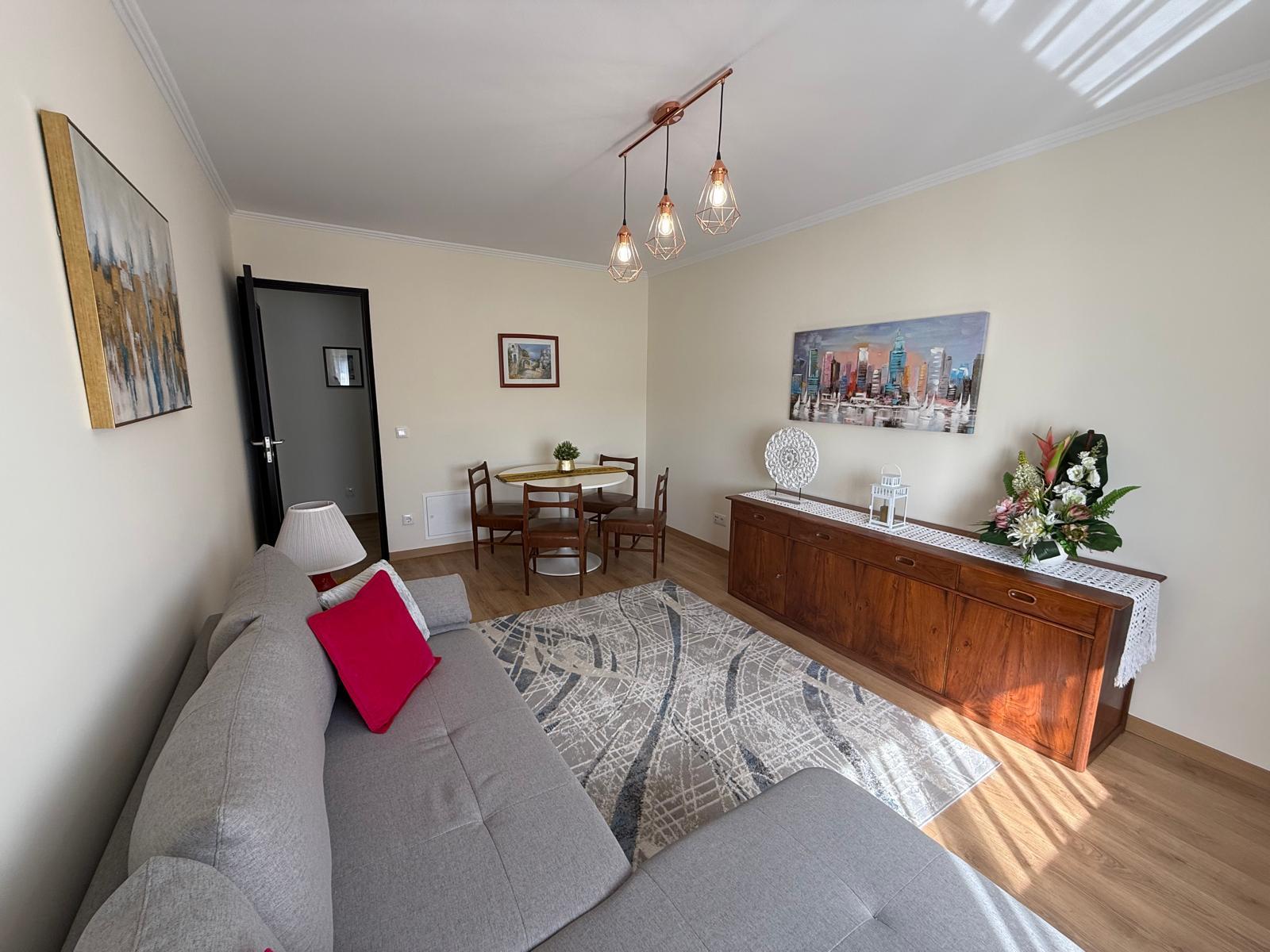 Apartamento T2 | Garagem | Lisboa