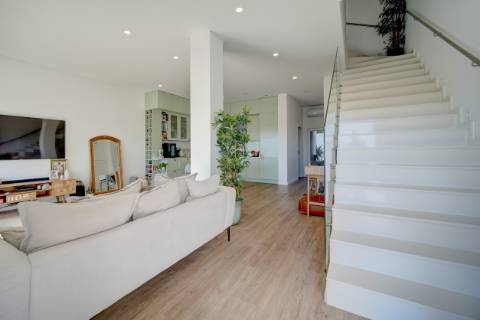 Moradia T4 |Jardim | Garagem | Ericeira