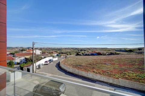 Moradia T4 |Jardim | Garagem | Ericeira