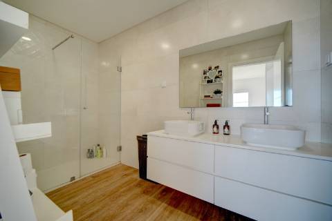 Moradia T4 |Jardim | Garagem | Ericeira