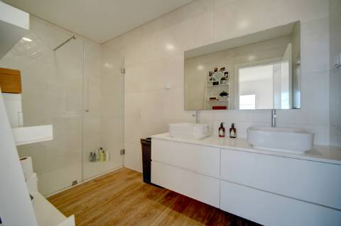 Moradia T4 |Jardim | Garagem | Ericeira