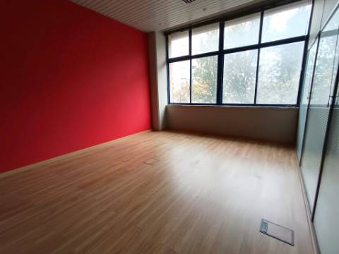 ESCRITÓRIO PREMIUM 315 m² | SEGURANÇA 24H | ALGÉS