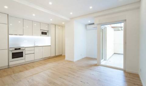 T2 A ESTREAR COM TERRAÇO ! LISBOA