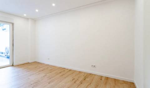 T2 A ESTREAR COM TERRAÇO ! LISBOA