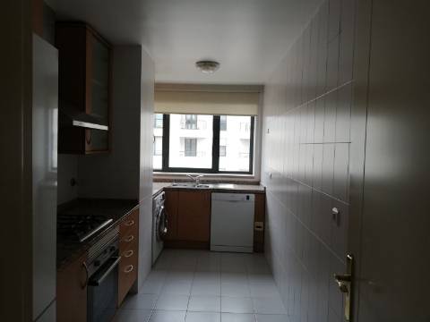 Apartamento T2| Jardins de Campolide | Piscina e Jardim