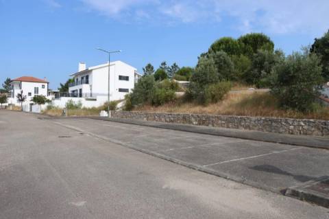 Construa a sua moradia com vista para o Tejo lote de 649 m² em Constância