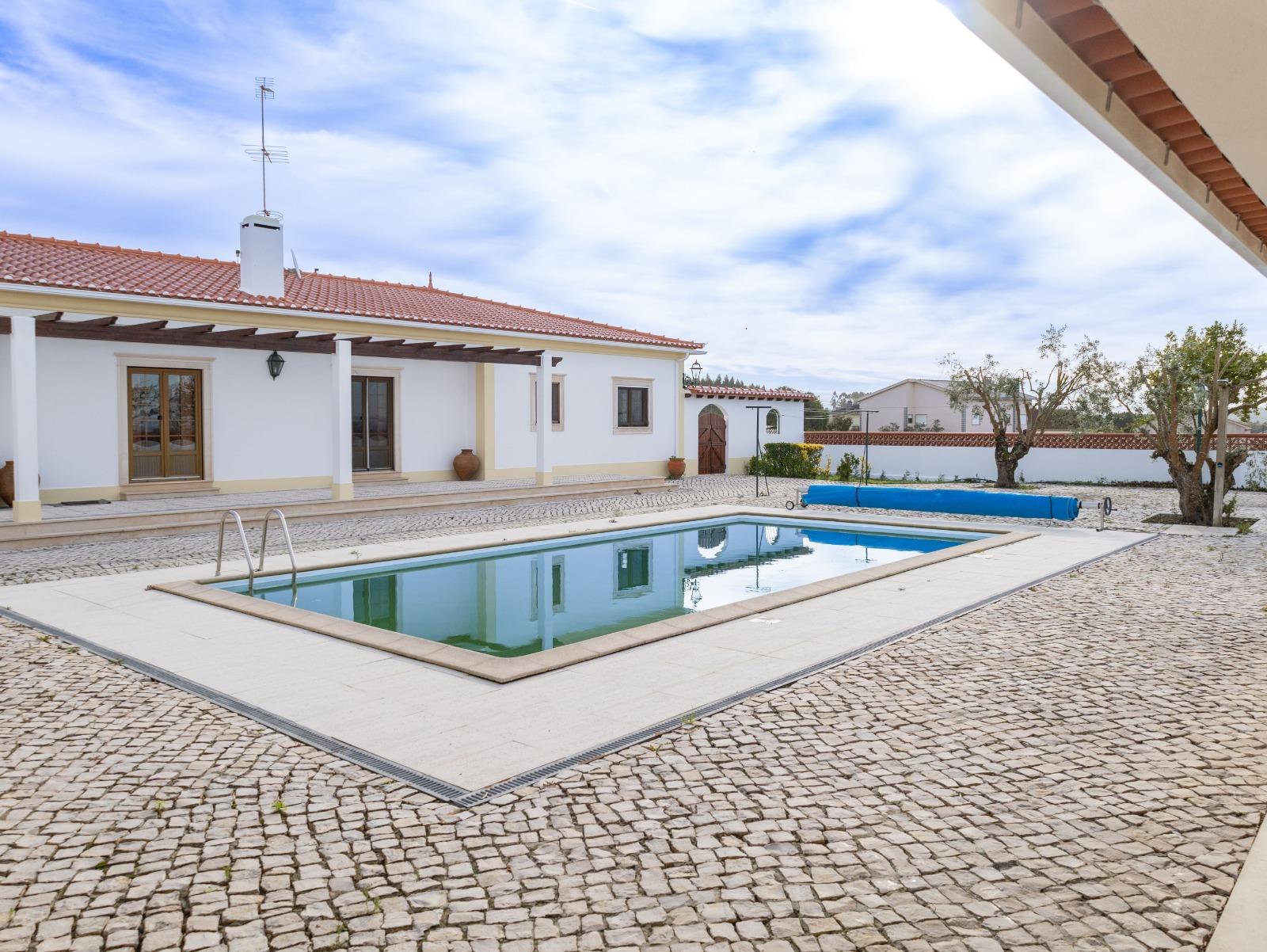 Moradia T6 | Jardim | Piscina | Lourinha