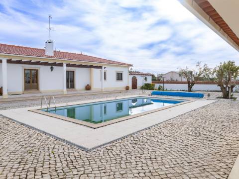 Moradia T6 | Jardim | Piscina | Lourinha