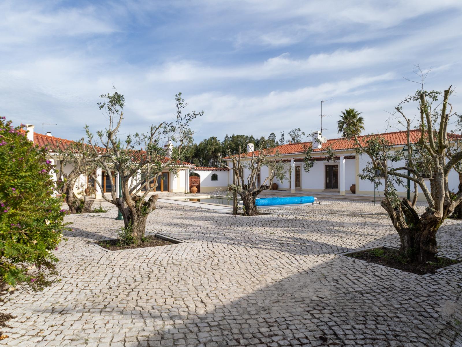 Moradia T6 | Jardim | Piscina | Lourinha