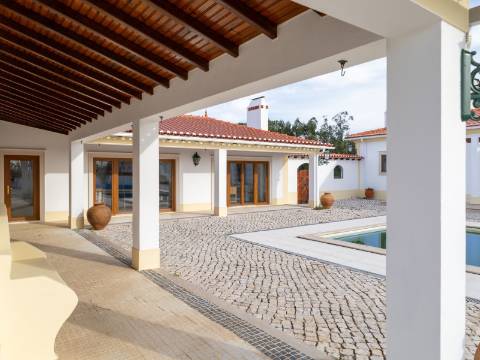 Moradia T6 | Jardim | Piscina | Lourinha