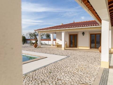 Moradia T6 | Jardim | Piscina | Lourinha