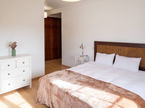 Moradia T6 | Jardim | Piscina | Lourinha