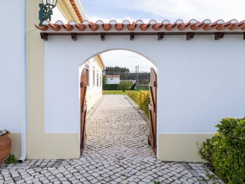 Moradia T6 | Jardim | Piscina | Lourinha