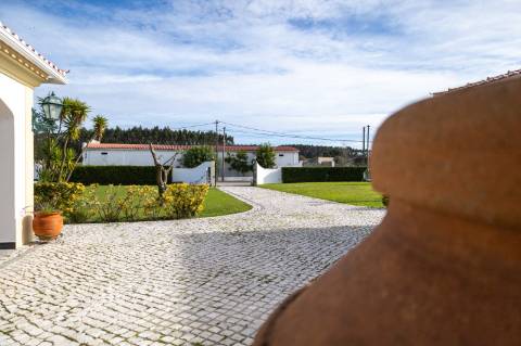 Moradia T6 | Jardim | Piscina | Lourinha