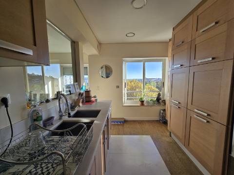 Apartamento T4 Duplex | Terraço | Garagem | Setúbal