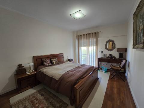 Apartamento T4 Duplex | Terraço | Garagem | Setúbal