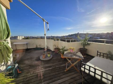 Apartamento T4 Duplex | Terraço | Garagem | Setúbal