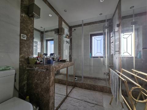 Apartamento T4 Duplex | Terraço | Garagem | Setúbal