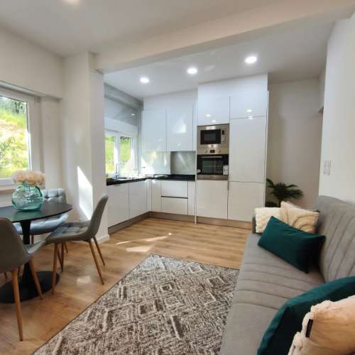 Apartamento T2 | totalmente remodelado | Benfica