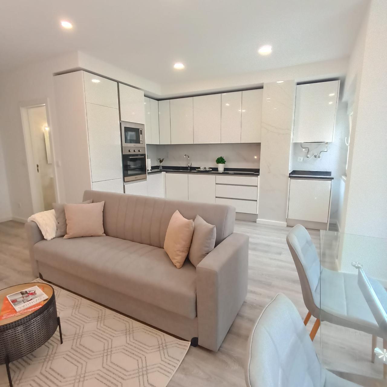 Apartamento T3 | Novo | Varanda e vista para Monsanto | Benfica