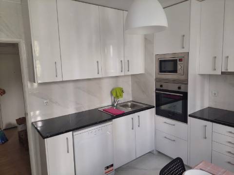 Arrendamento de Quarto na rua Adelaide Cabete