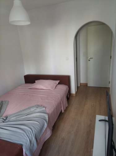 Arrendamento de Quarto na rua Adelaide Cabete