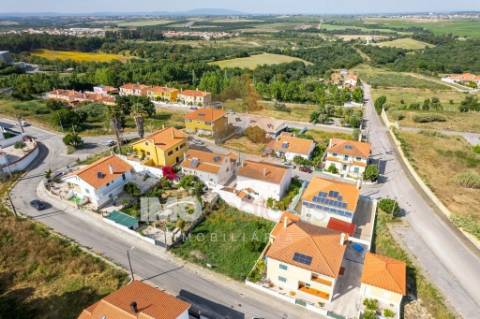 LOTE DE TERRENO PARA CONSTRUÇÃO - SANTARÉM