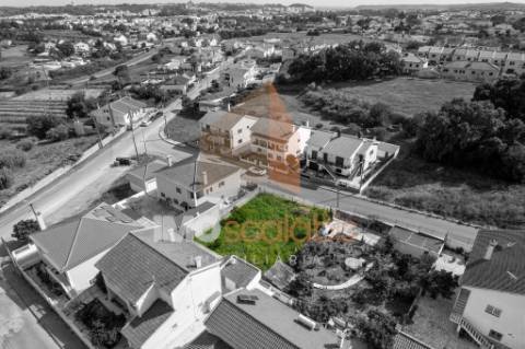 LOTE DE TERRENO PARA CONSTRUÇÃO - SANTARÉM