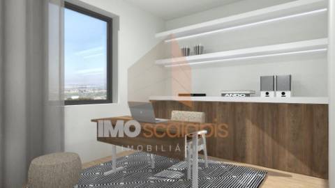 Moradia T4 com Piscina, Almeirim