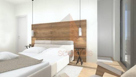 Moradia T4 com Piscina, Almeirim