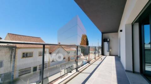 Apartamento T3 C/Varanda  Novo – Centro