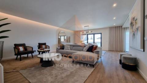 Apartamento T3 Novo C/ Terraço – Centro