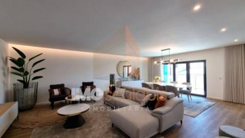 Apartamento T3 Novo C/ Terraço – Centro