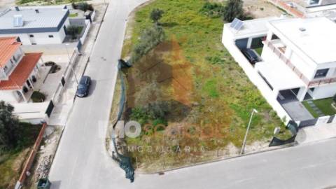 Terreno Urbano com Projeto Aprovado – Excelente Localização